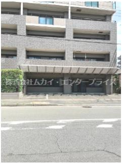 ジオ四条桂川ブライトコアのエントランス
