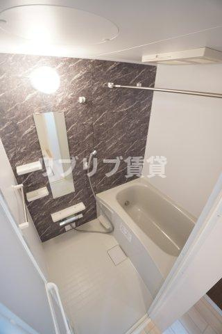 ガルデ寒川の浴室