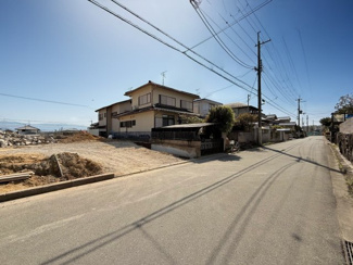 【前面道路含む現地写真】