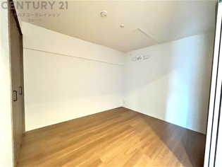 リラックスできるプライベート空間で、快適な睡眠をサポート。個人の好みに合わせたインテリアや寝具で心地良さを追求。プライベートな時間を過ごし、リフレッシュする場所におすすめです。