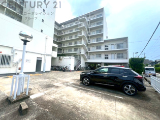 駐車場があるので、車を買う予定の方も安心です