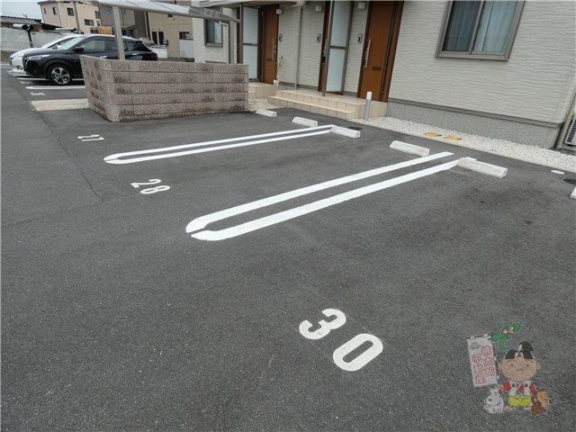 アヴィーロード今保　Ｂの駐車場