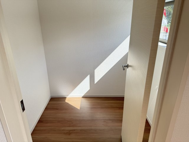 アーバンスタイル北群馬郡吉岡町9期　2号棟のその他|ユーティリティースペースです。在宅ワークルームとしても納戸としてもお好きな使い方ができます！