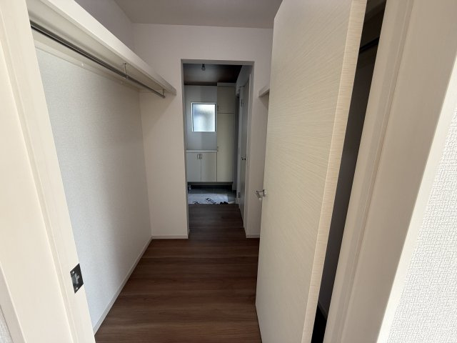 アーバンスタイル北群馬郡吉岡町9期　2号棟の収納|ウォークスルークローゼットです。