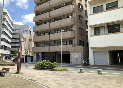 【現況写真】 | ロックヒルズ本厚木駅前 | 景色重視でお家選ぶをするとスーパーが遠い！学校が遠い！など生活をするうえで利便性で困ることもあります。まず一度現地を見学する際に、周辺の施設などがあるかを確認し、暮らし始めた後のことを想像しましょう。