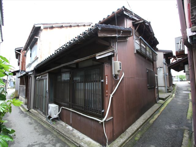 金沢市中央通町中古住宅の画像