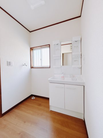 【中古戸建】本庄市児玉町児玉　の独立洗面台|■洗面室