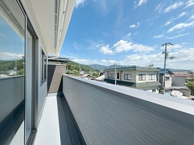 【バルコニー】 | 山科区御陵原西町　新築戸建