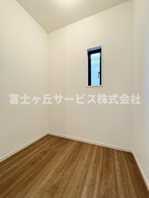 【その他】 | 静岡市葵区西千代田町 新築一戸建て 2号棟 | リネン庫があるのでタオルや洗剤の収納に大活躍