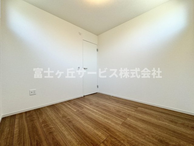 【洋室】 | 静岡市葵区西千代田町 新築一戸建て 2号棟 | ストレージルームとしても使用できる洋室です