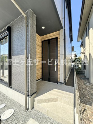 【エントランス】 | 静岡市葵区西千代田町 新築一戸建て 2号棟 | エントランスです