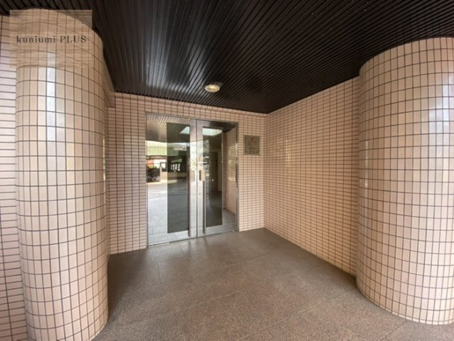 ふぁみーゆ寝屋川セントラルパークB棟のエントランス