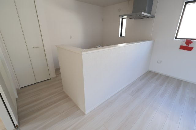 《仲介手数料無料》南区大字大谷口2541-6(全1戸)新築一戸建てリガーレのキッチン|撮影日 2025年8月3日 15:40 晴れ