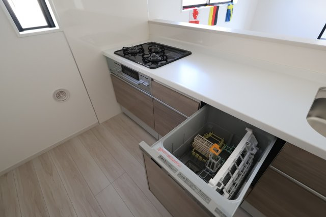 《仲介手数料無料》南区大字大谷口2541-6(全1戸)新築一戸建てリガーレのキッチン|撮影日 2025年8月3日 15:40 晴れ