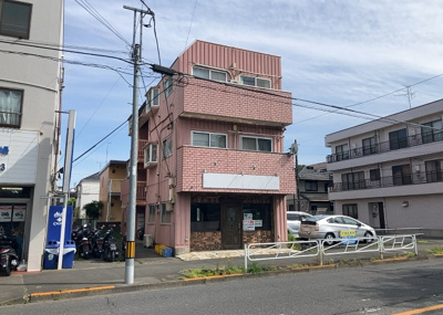 【外観】 | 第２石田ビル | 土地購入を検討されている場合、境界杭がない状態で購入してしまうと境界確定測量をする必要があり、費用がかかります。購入の前に、売主、隣土地所有者立ち合いのもと境界を確定し境界杭を設置するのがベストです。