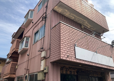 【外観】 | 第２石田ビル | 人が暮らすうえで日光は大切な要素となります。日当たりの良さは譲れないポイントですね。併せて近くに大きな建築物の建築予定がないか、あるいはそれが可能な土地が近くにないか事前に確認することもお勧めします。