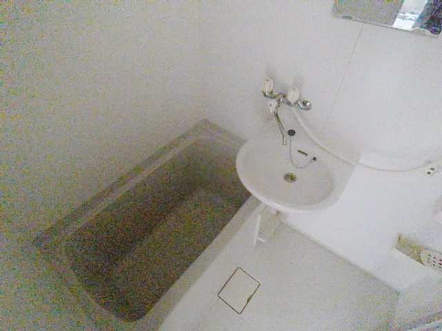 オリーブ東原の浴室