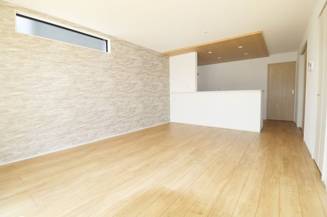 郡山市片平町字釜場　　　　１号棟　　　小山田小学校、郡山第６中学区の居間・リビング