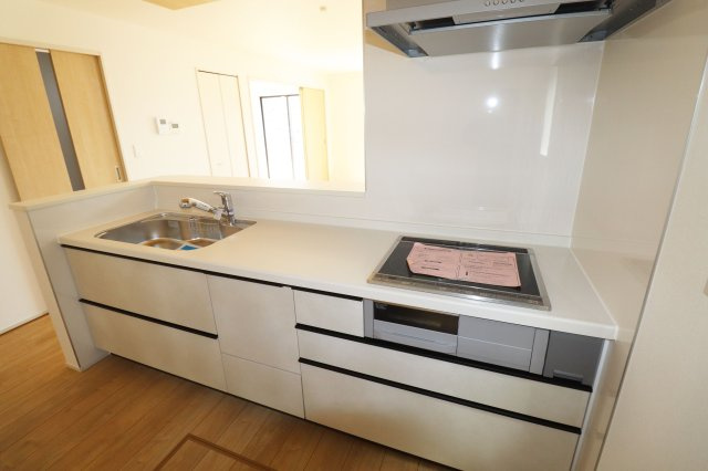 郡山市片平町字釜場　　　　１号棟　　　小山田小学校、郡山第６中学区のキッチン