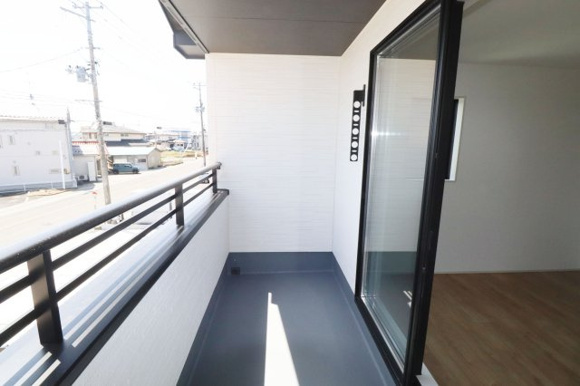 郡山市片平町字釜場　　　　１号棟　　　小山田小学校、郡山第６中学区のバルコニー