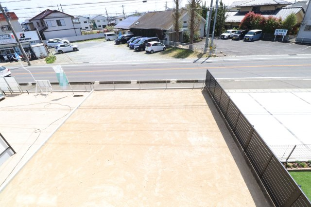 郡山市片平町字釜場　　　　１号棟　　　小山田小学校、郡山第６中学区の庭