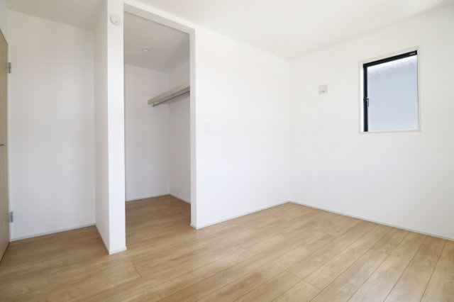 郡山市片平町字釜場　　　　１号棟　　　小山田小学校、郡山第６中学区の洋室