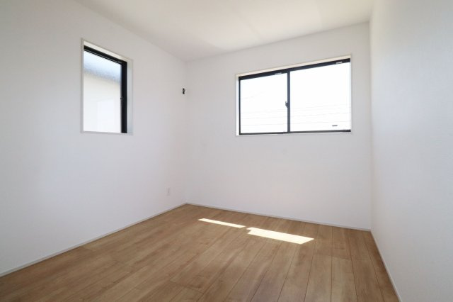 郡山市片平町字釜場　　　　１号棟　　　小山田小学校、郡山第６中学区の洋室