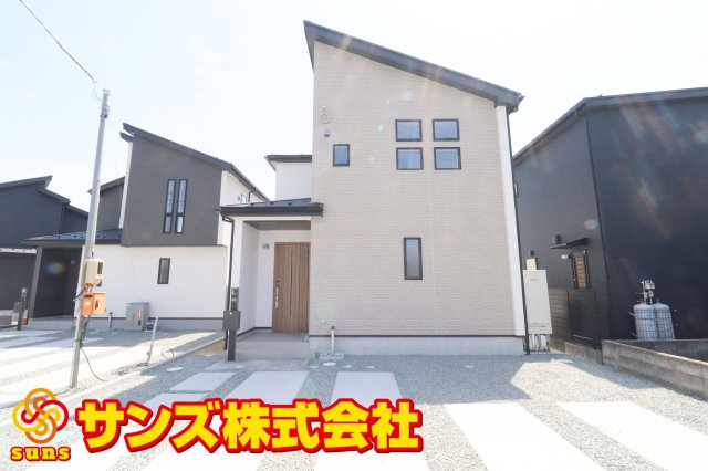 郡山市片平町字釜場　　　　１号棟　　　小山田小学校、郡山第６中学区の外観|北側から見た駐車場を含む外観