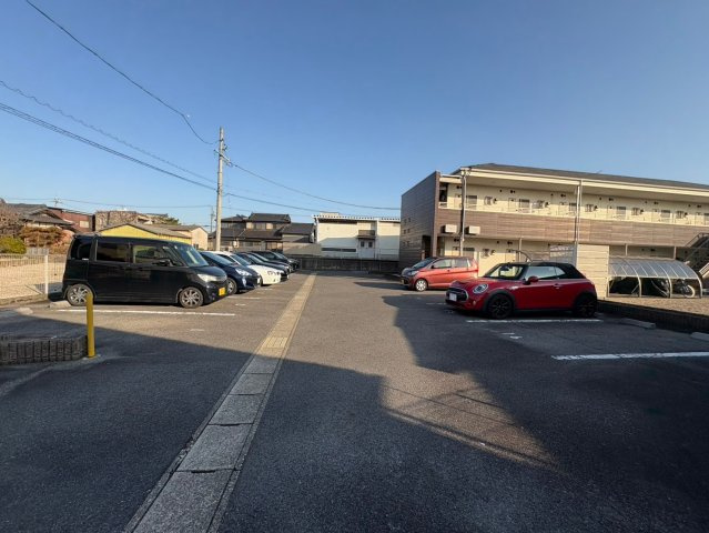 LUNA　ROCCIAの駐車場