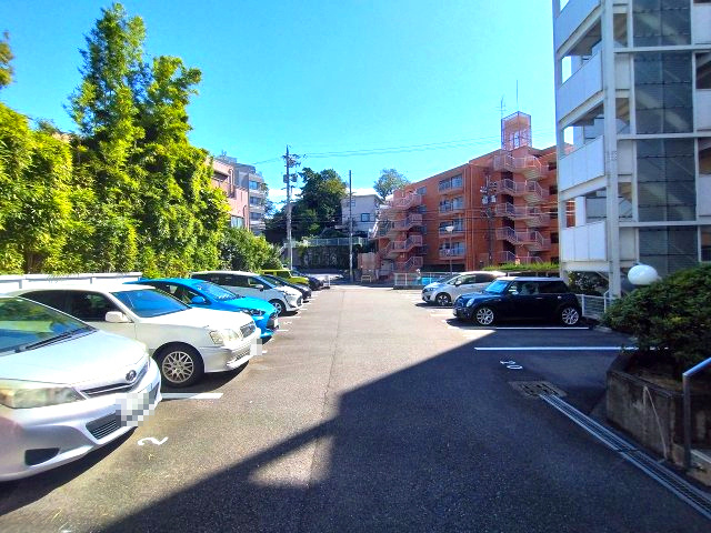 コープ野村八事の駐車場|敷地内駐車場　ご都合のよろしい日時に現地をご案内させて頂きます！是非、お問い合わせお待ちしております!!