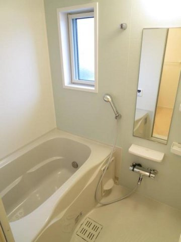 ラ・ドゥサーⅣの浴室|コンパクトで使いやすいお風呂です