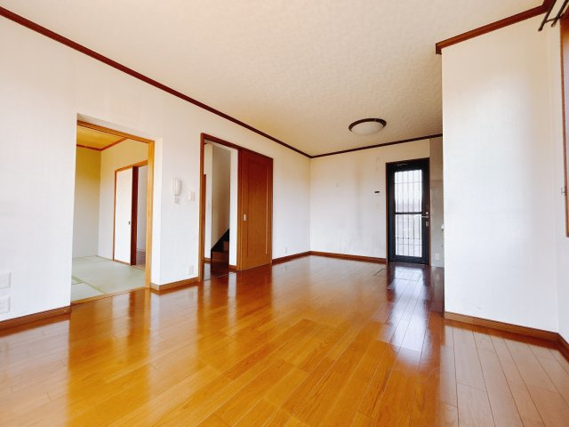 【中古戸建】安中市安中一丁目の居間・リビング|■リビング