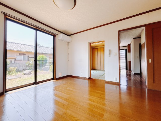 【中古戸建】安中市安中一丁目の居間・リビング|■リビング