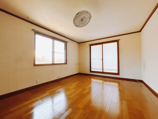 【中古戸建】安中市安中一丁目の洋室|■洋室
