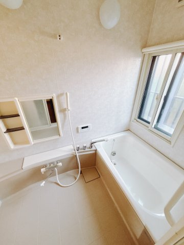 【中古戸建】安中市安中一丁目の浴室|■浴室