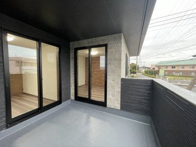 【バルコニー】