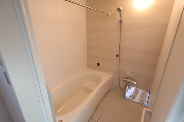 《仲介手数料無料》南区大字広ヶ谷戸567新築一戸建てコンフォートヒルズの浴室|撮影日 2025年10月30日 14:40 晴れ