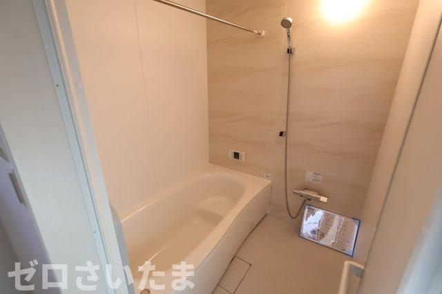 《仲介手数料無料》南区大字広ヶ谷戸567新築一戸建てコンフォートヒルズの浴室|撮影日 2025年10月30日 14:40 晴れ