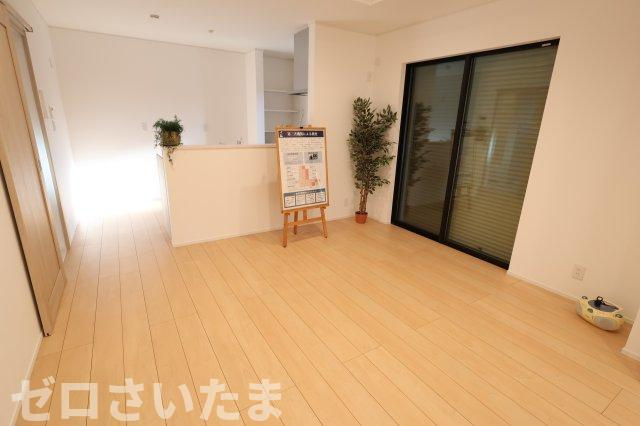 《仲介手数料無料》南区大字広ヶ谷戸567新築一戸建てコンフォートヒルズの居間・リビング|撮影日 2025年10月30日 14:40 晴れ