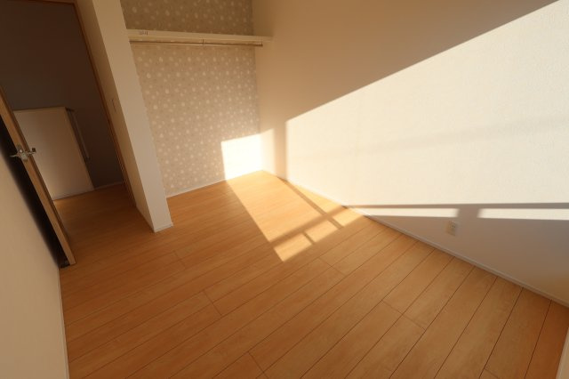 《仲介手数料無料》南区大字広ヶ谷戸567(C号棟)新築一戸建てコンフォートヒルズの洋室|撮影日 2025年10月30日 14:40 晴れ