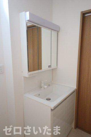 《仲介手数料無料》南区大字広ヶ谷戸567新築一戸建てコンフォートヒルズの独立洗面台|撮影日 2025年6月2日 16:00 晴れ