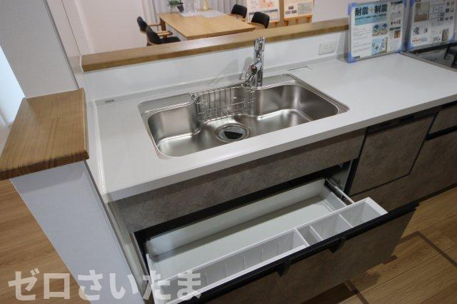 《仲介手数料無料》南区大字広ヶ谷戸567新築一戸建てコンフォートヒルズのキッチン|撮影日 2025年6月2日 16:00 晴れ