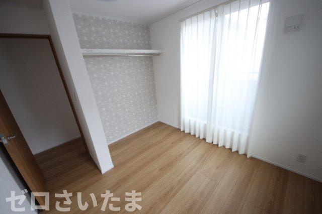 《仲介手数料無料》南区大字広ヶ谷戸567新築一戸建てコンフォートヒルズの洋室|撮影日 2025年6月2日 16:00 晴れ