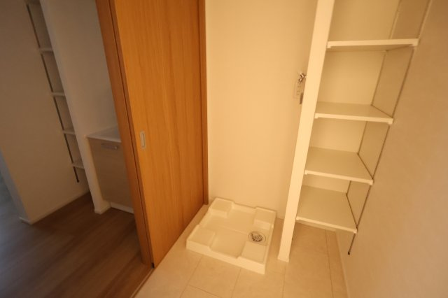 【ランドリースペース】 | 《仲介手数料無料》南区大字広ヶ谷戸567(Y号棟)新築一戸建てコンフォートヒルズ | 撮影日 2025年10月30日 14:50 晴れ