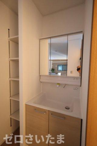 《仲介手数料無料》南区大字広ヶ谷戸567新築一戸建てコンフォートヒルズの独立洗面台|撮影日 2025年10月30日 14:50 晴れ