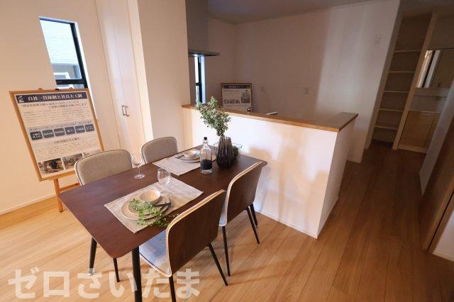 《仲介手数料無料》南区大字広ヶ谷戸567新築一戸建てコンフォートヒルズの居間・リビング|撮影日 2025年10月30日 14:50 晴れ