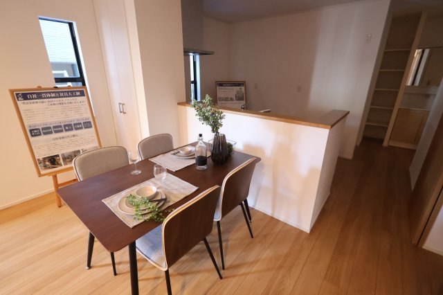 【居間・リビング】 | 《仲介手数料無料》南区大字広ヶ谷戸567(Y号棟)新築一戸建てコンフォートヒルズ | 撮影日 2025年10月30日 14:50 晴れ