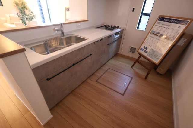 【キッチン】 | 《仲介手数料無料》南区大字広ヶ谷戸567(Y号棟)新築一戸建てコンフォートヒルズ | 撮影日 2025年10月30日 14:50 晴れ