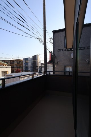 【バルコニー】 | 《仲介手数料無料》南区大字広ヶ谷戸567(Y号棟)新築一戸建てコンフォートヒルズ | 撮影日 2025年10月30日 14:50 晴れ