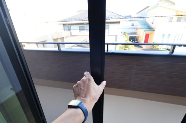 【バルコニー】 | 《仲介手数料無料》南区大字広ヶ谷戸567(Y号棟)新築一戸建てコンフォートヒルズ | 撮影日 2025年10月30日 14:50 晴れ